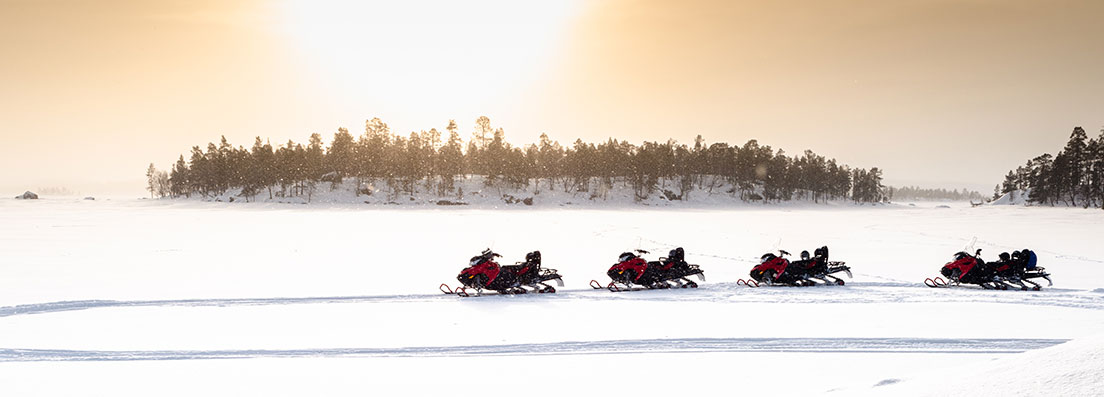 Rovaniemi plaines motos neige